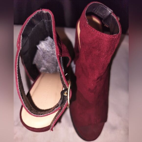 Wild Diva lounes burgundy 6" block heels, size 10 - Picture 10 of 10